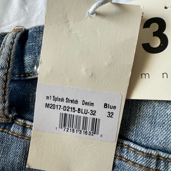 T-shirts and Jeans - Picture 12 of 16